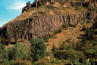 columnar basalt flows